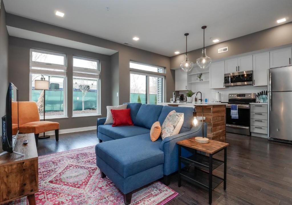 Ohio City Apartment | 1 Bedroom Luxury Condo 10 Minutes from First Energy Stadium E5
