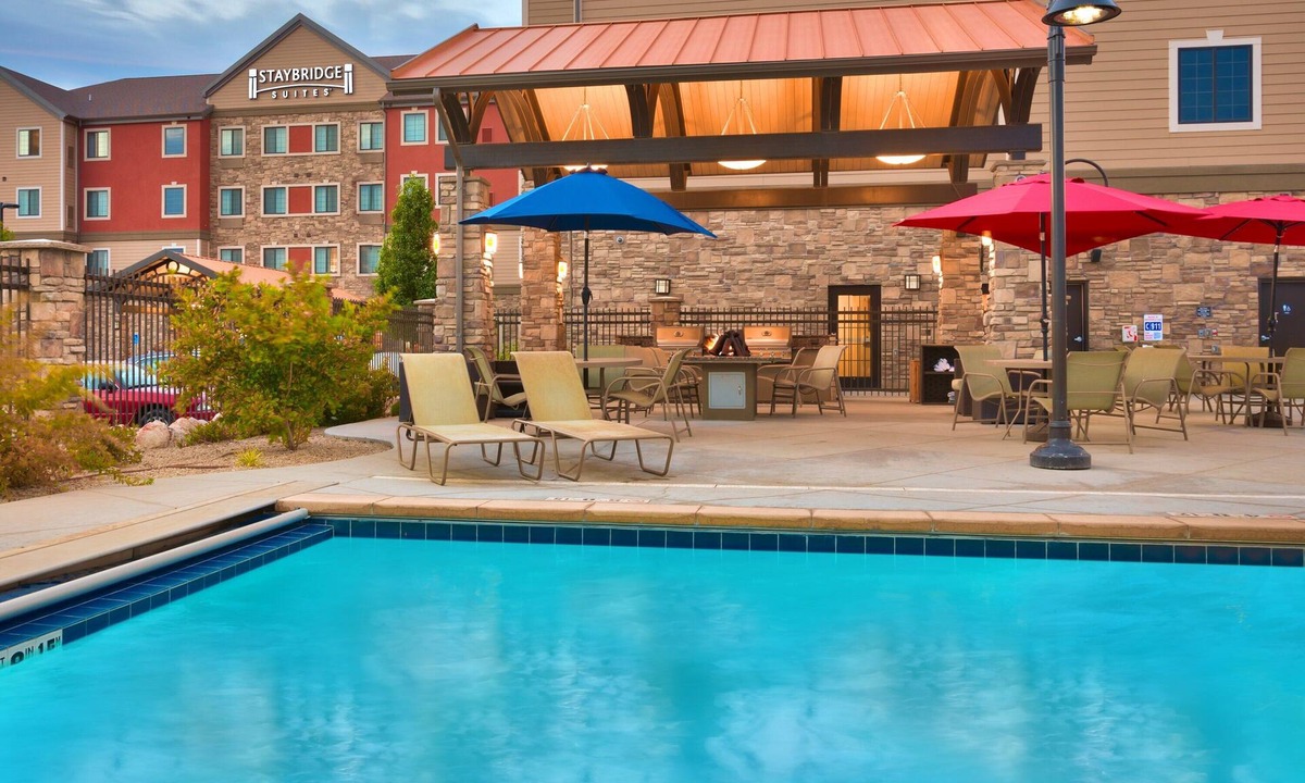 Midvale Condo | 1 Bedroom Suite! Access to a Heated Pool & Hot Tub +Free Breakfast Buffet. Close to Jordan Landing!