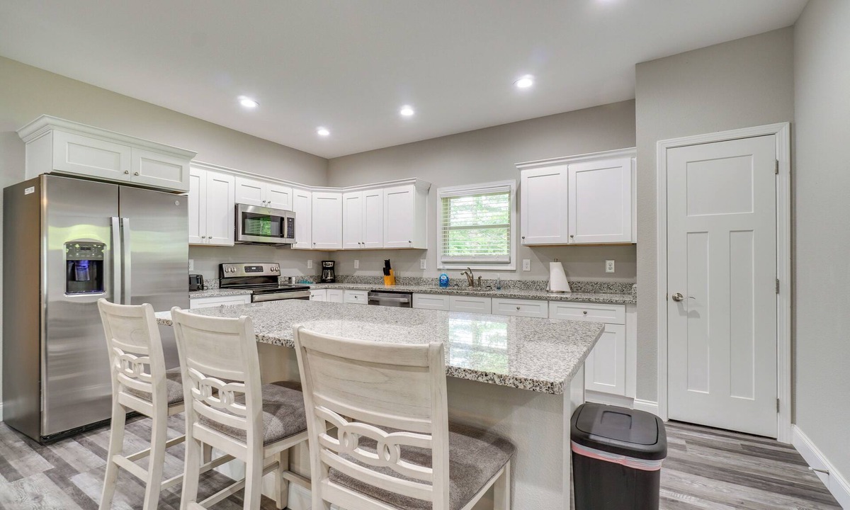 Crossville House | 1 Mi to Dtwn Crossville: Spacious Home w/Patio!
