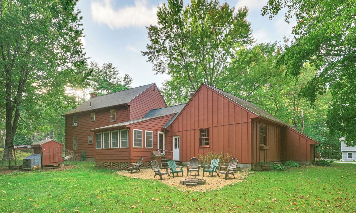 Topsfield House | 10 Mi to Crane Beach: Wooded Home Near Boston!