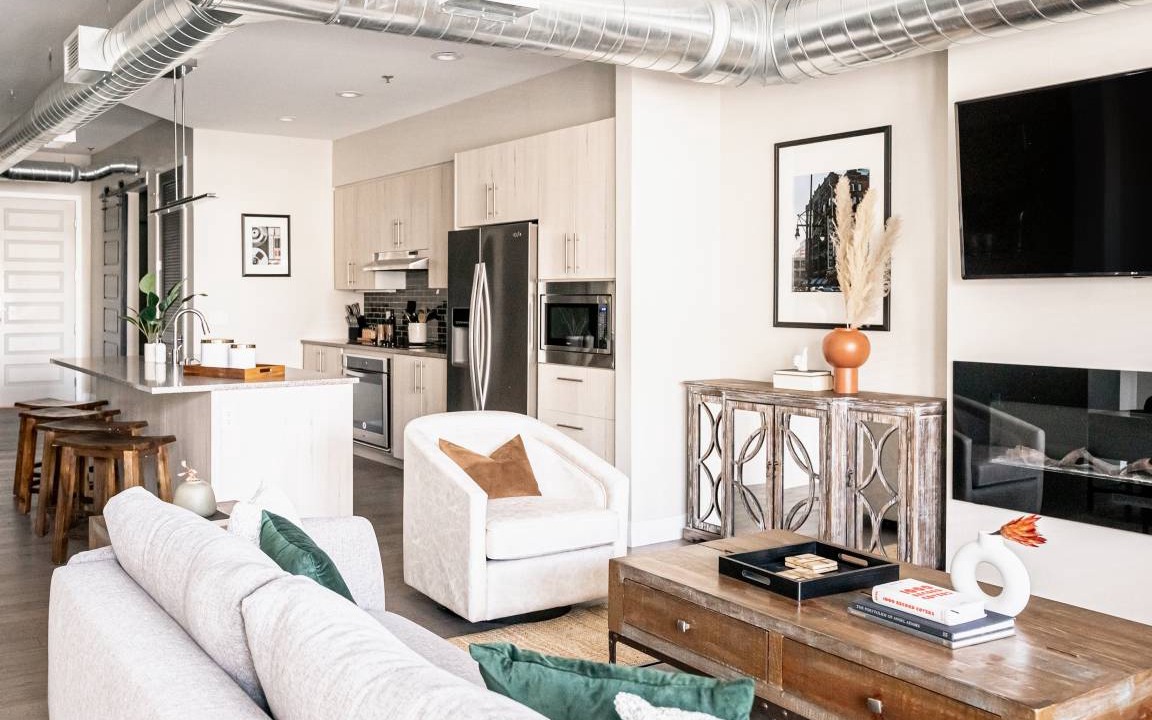 River North Art District Condo | 106 m² Condo ∙ 2 bedrooms ∙ 6 guests