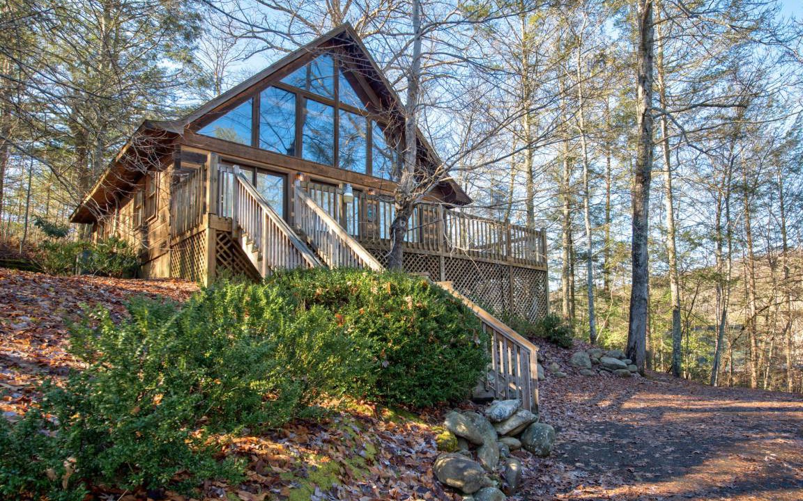 Gatlinburg Cabin | 109 m² Cabin ∙ 2 bedrooms ∙ 4 guests