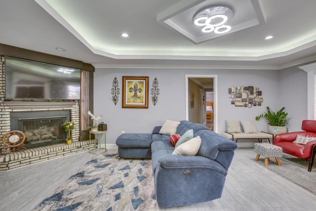 Westwego House | 11 Mi to NOLA Westwego Home with Sunroom!