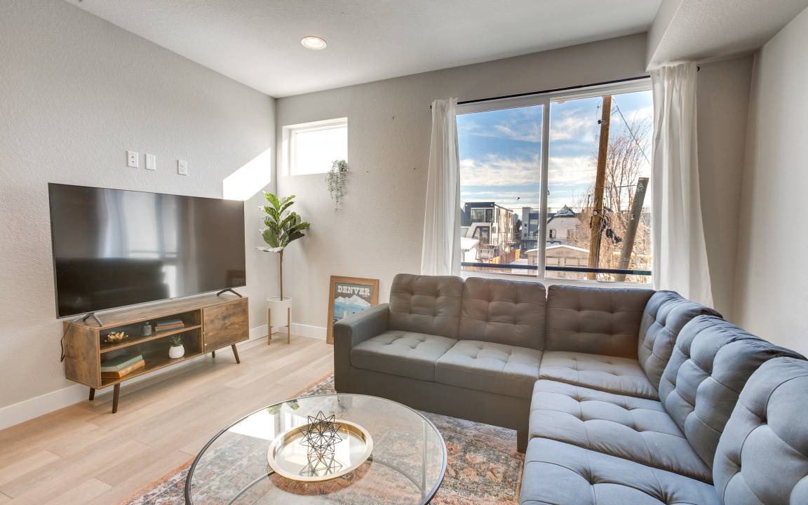 West Colfax Apartment | 111 m² Apartment ∙ 3 bedrooms ∙ 6 guests