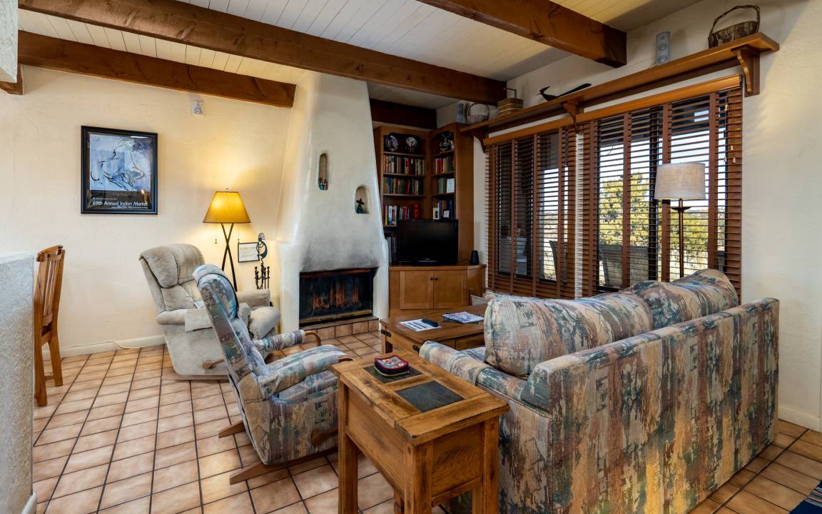 Northeast Santa Fe Condo | 112 m² Condo ∙ 2 bedrooms ∙ 4 guests