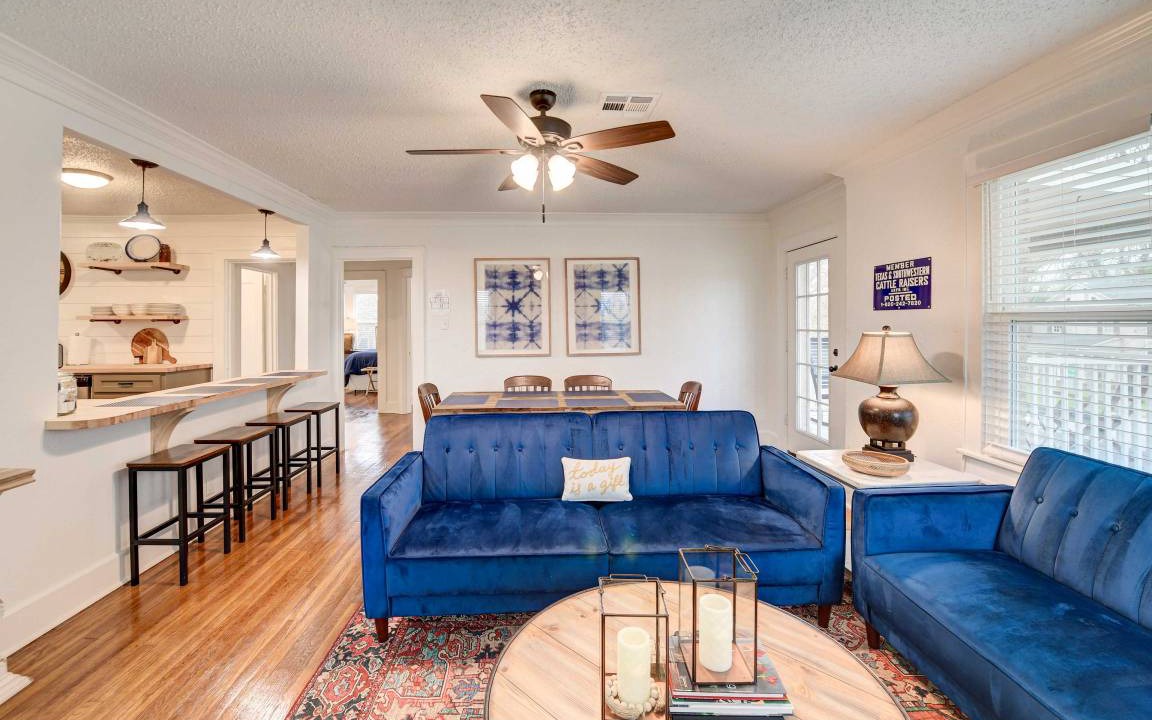 Austin Ave. House | 129 m² House ∙ 3 bedrooms ∙ 8 guests