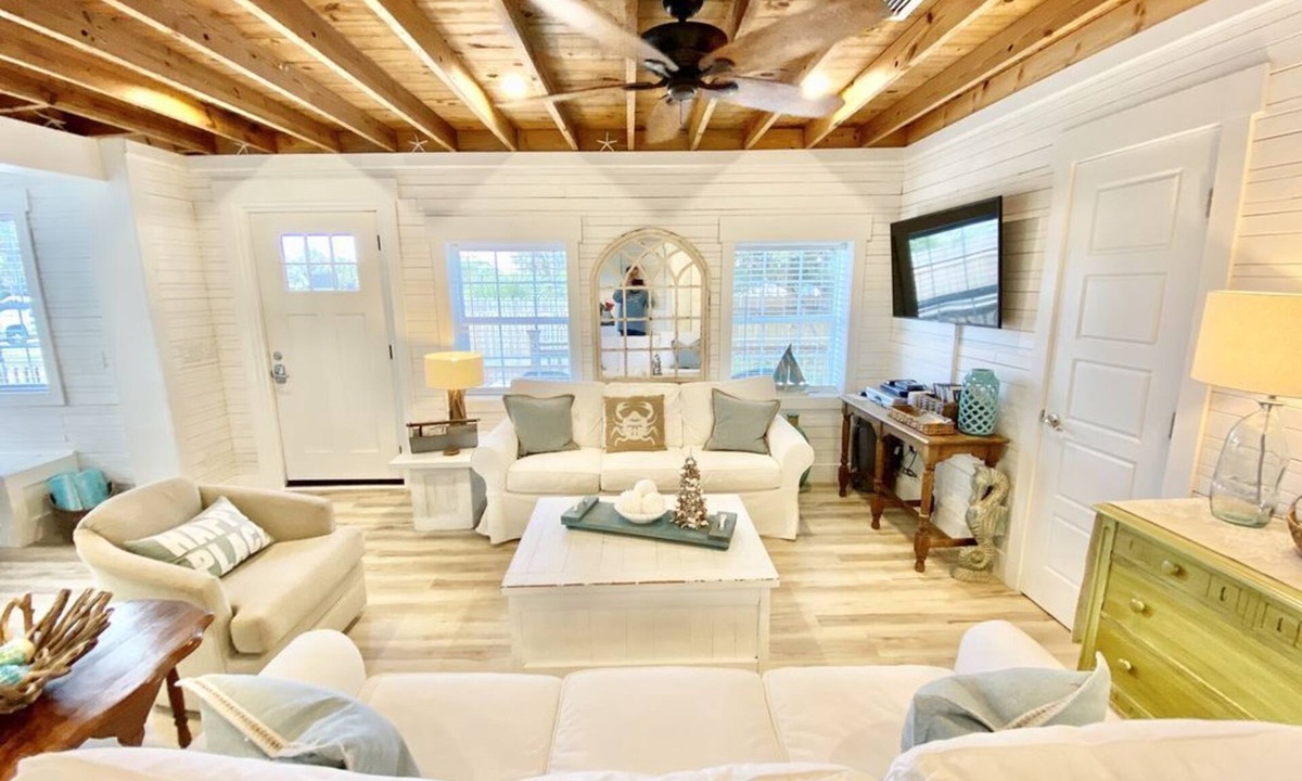 Laguna Beach Estates House | $147/night~ Last minute cancellation!~LAGUNA BEACH'S BEST! Across from the Quiet Laguna Beach!