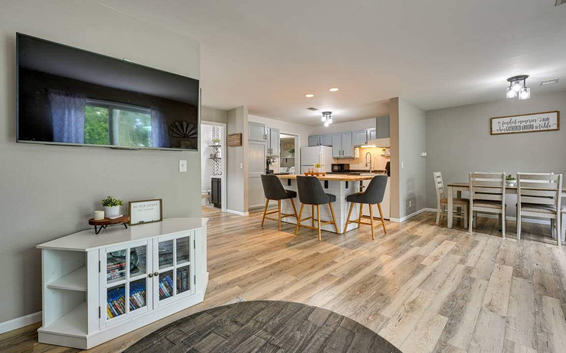 West Baraboo Apartment | 159 m² Apartment ∙ 3 bedrooms ∙ 9 guests