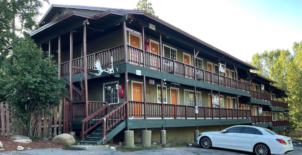 Arrowbear Lake Hotel | 180 m² Motel ∙ 4 guests
