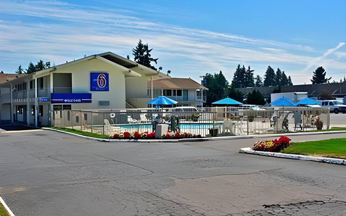 Lake Oswego Hotel | 19 m² Hotel ∙ 10 guests
