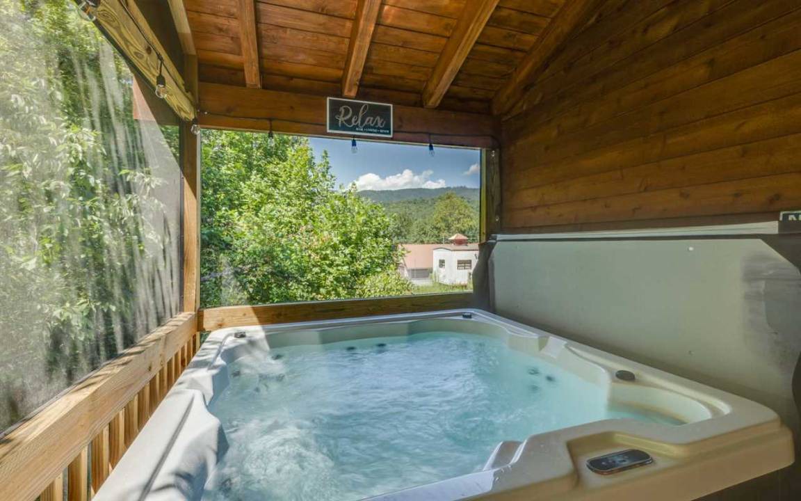 White Oak Lodge Cabin | 195 m² Cabin ∙ 4 bedrooms ∙ 12 guests
