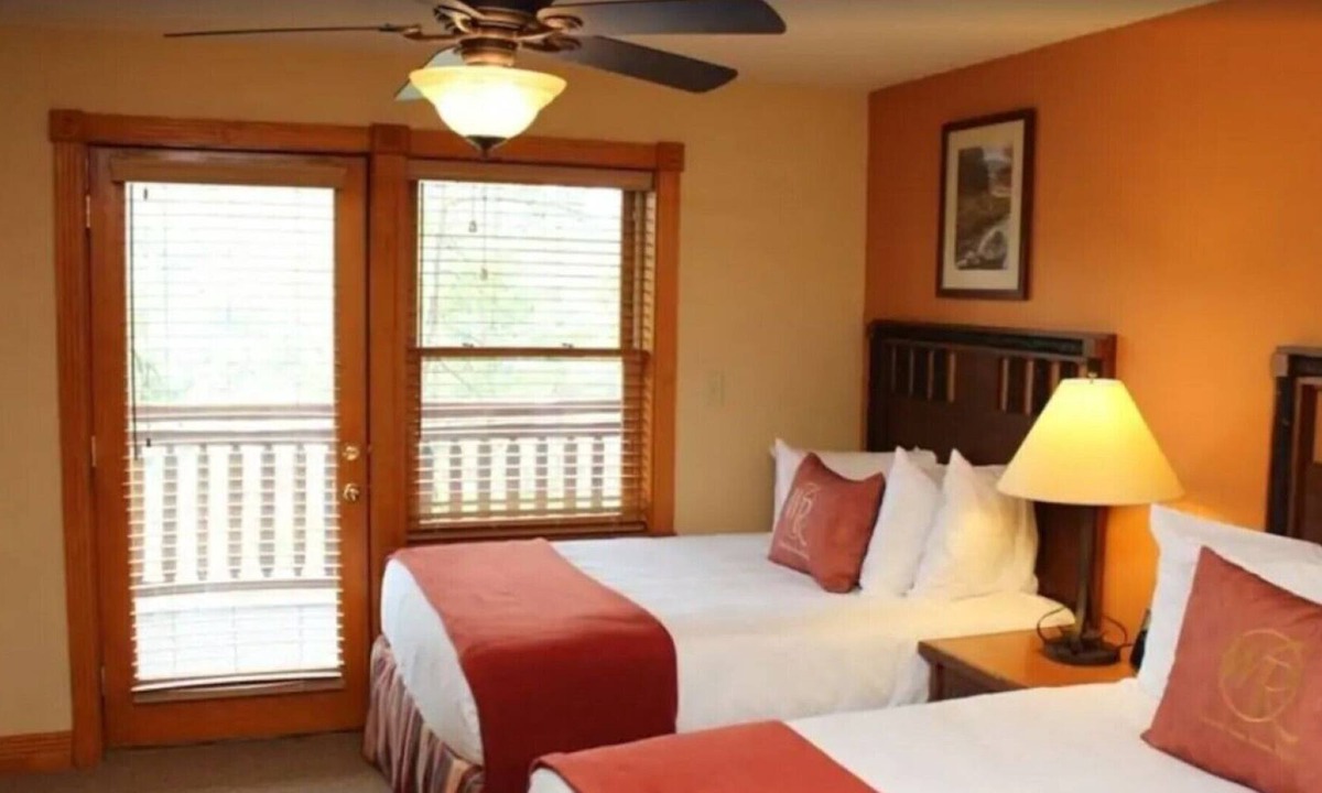 Gatlinburg House | 2 Bedroom & 2 Bath Unit in Westgate Smoky Mountain Resort & Water Park (UNIT 2)