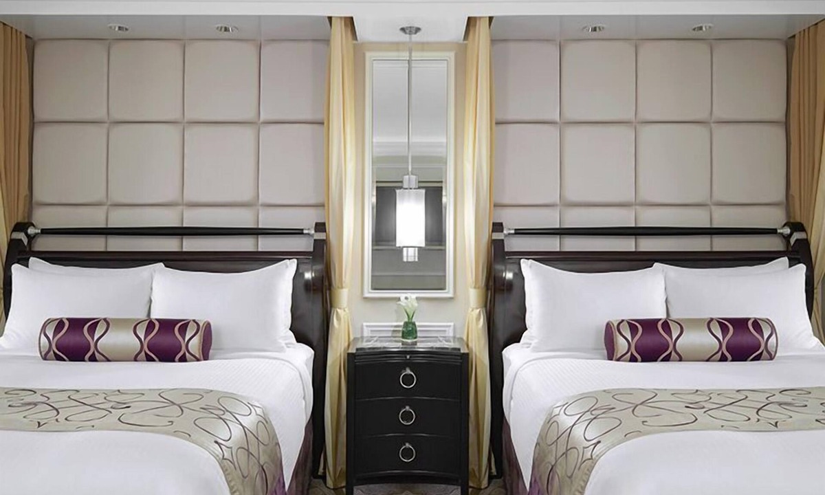 Las Vegas Hotel | 2 Connecting Suites at a 5⭐️ Hotel