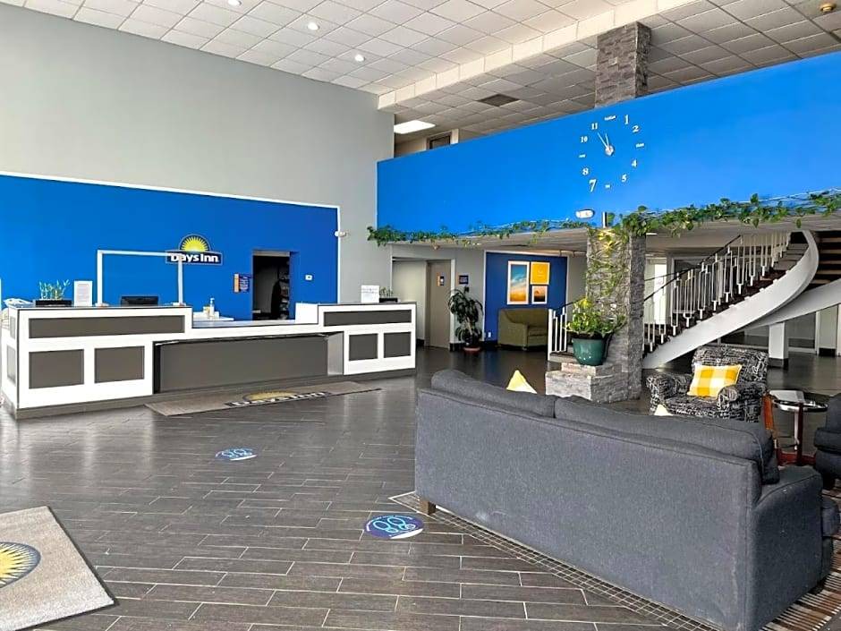 Fort Wright Hotel | 2-Star Hotel ∙ Days Inn by Wyndham Fort Wright Cincinnati Area