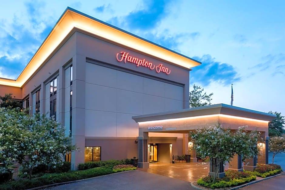 Ellendale Hotel | 2-Star Hotel ∙ Hampton Inn Memphis-Walnut Grove/Baptist East