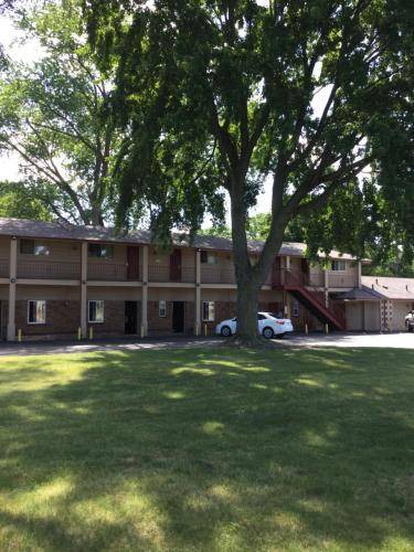 Reynolds Corners Hotel | 20 m² Motel ∙ 4 guests