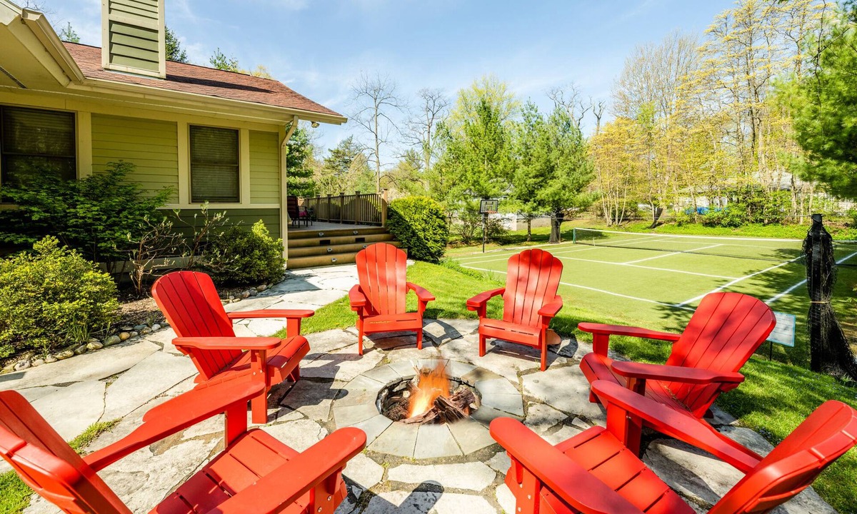Lakeside House | (2026 OPEN!) ASSOCIATION BEACH ACCESS and PRIVATE TENNIS COURT!