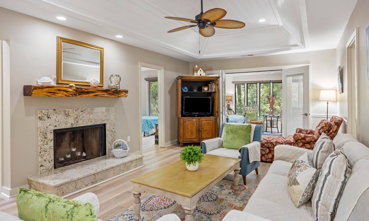 West Beach House | 24 Inlet Cove: 3BR Cottage, Community Pool Access, Credit for Bikes/Beach Gear