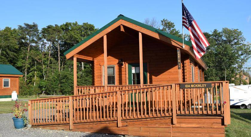 College Park Resort | 279 m² Resort ∙ 6 bedrooms ∙ 16 guests
