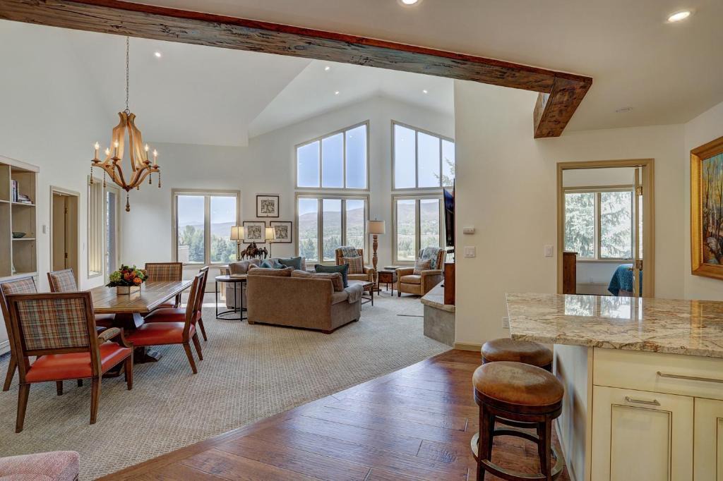 Edwards Apartment | 2Br Condo In The Seasons At Arrowhead- Vaulted Ceilings Condo