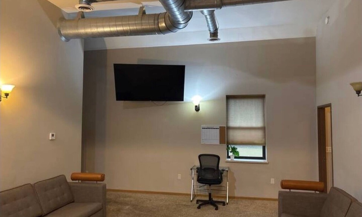 Stevens Point Condo | 3 Bedroom Modern Luxe Condo Stevens Point with WiFi, AC