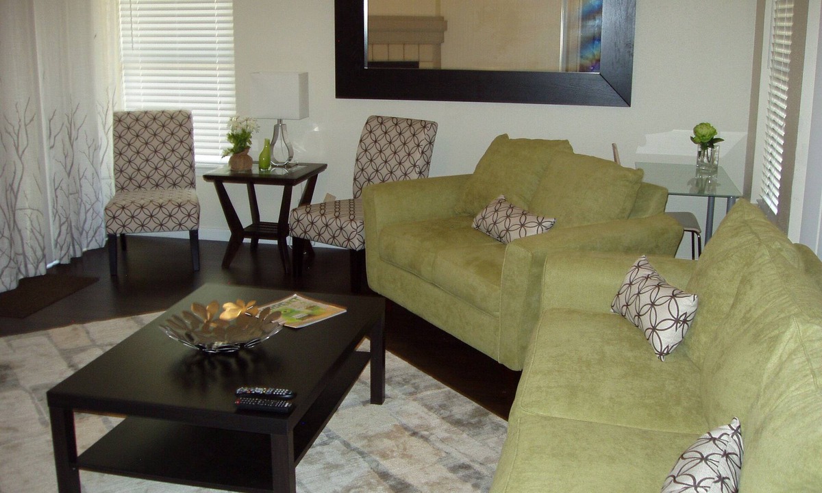 San Antonio House | 3 BR/2BA & 2 Spacious LR/Dining Room-Open Floorplan house. Quiet neighborhood