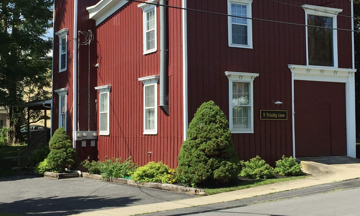 Seneca Falls House | 3's a Charm - Relax after wine touring, sightseeing & shopping