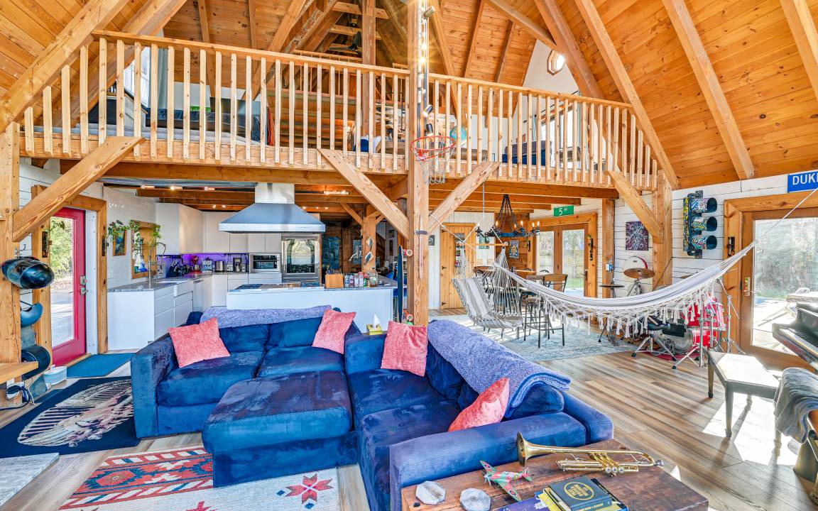 Newtonville House | 315 m² House ∙ 1 bedroom ∙ 12 guests