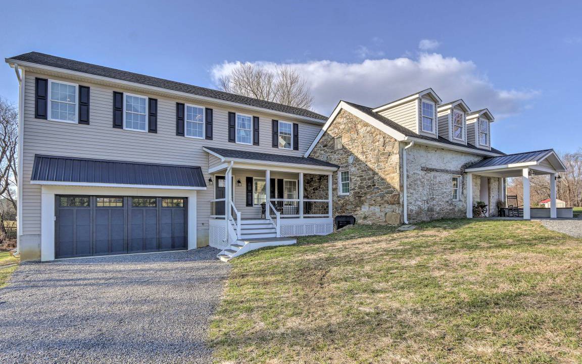 Lovettsville House | 339 m² House ∙ 4 bedrooms ∙ 10 guests
