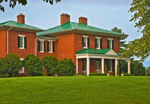 Hume Bed & Breakfast | 372 m² Bed and breakfast ∙ 5 bedrooms ∙ 14 guests