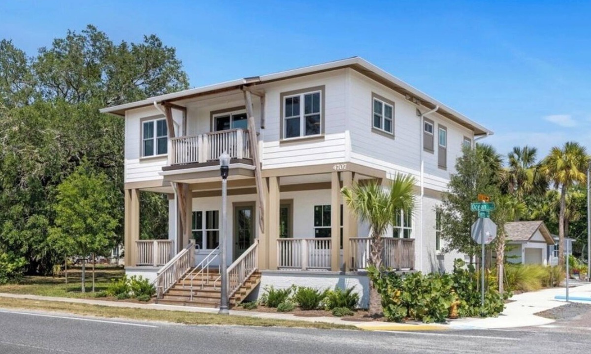 Mayport House | 3BR Condo on 2nd Flr Jacksonville-Mayport Village on St Johns River & near beach