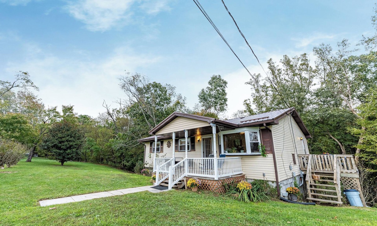 Fayetteville Cottage | 3br Cottage in Lansing bordering the New River Gorge National Park and Preserve