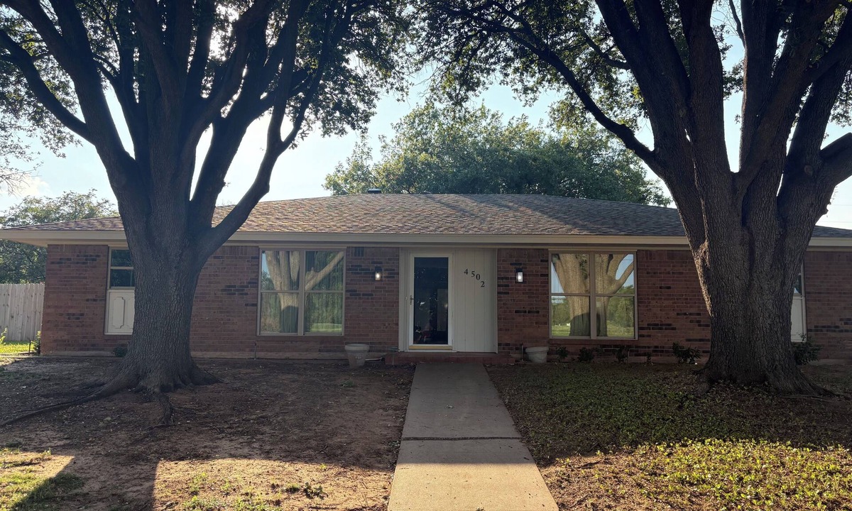 Wichita Falls House | 4 bedroom home right across from Weeks Park Golf course!