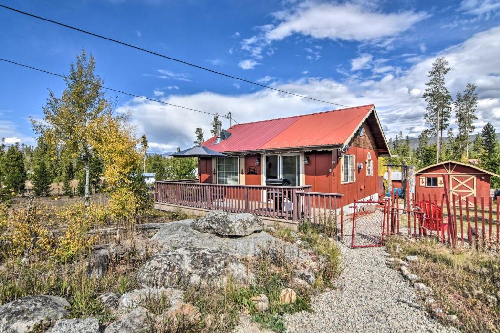Grand Lake House | 4 Mi to Grand Lake Mtn-View Cabin with Fire Pit!
