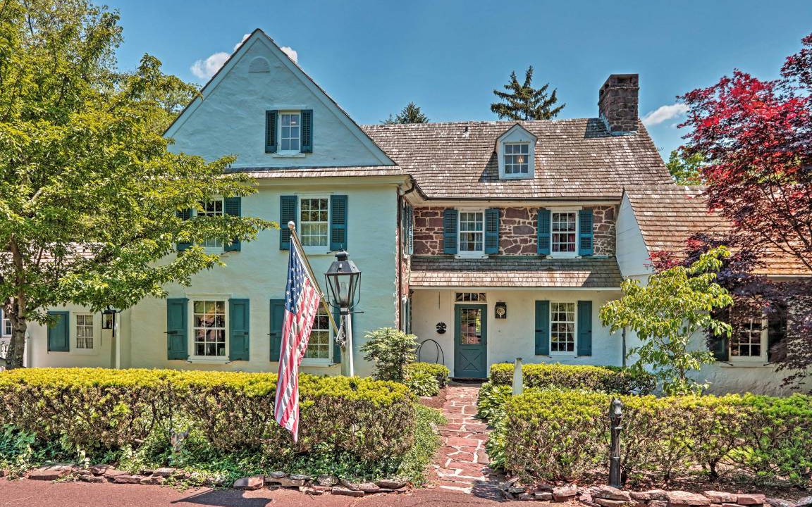 Lansdale House | 464 m² House ∙ 4 bedrooms ∙ 9 guests