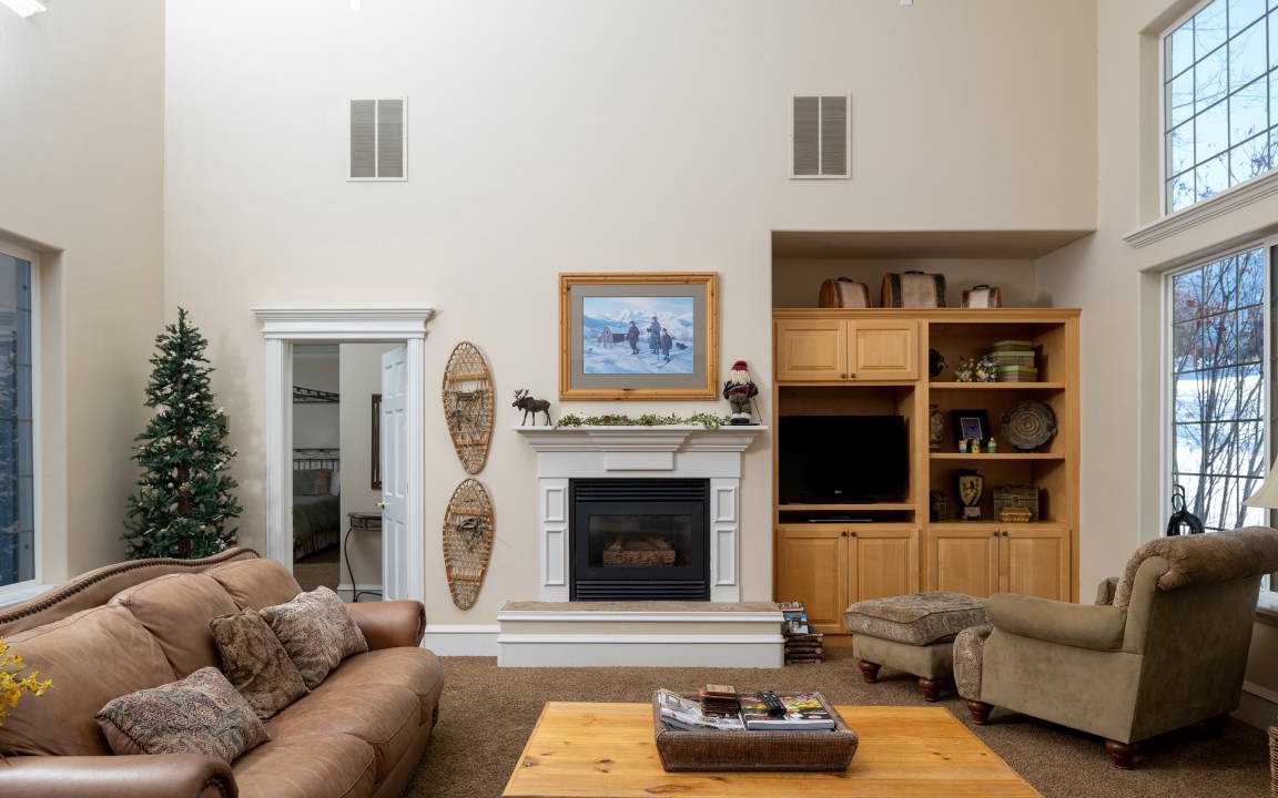Midway House | 465 m² House ∙ 5 bedrooms ∙ 14 guests