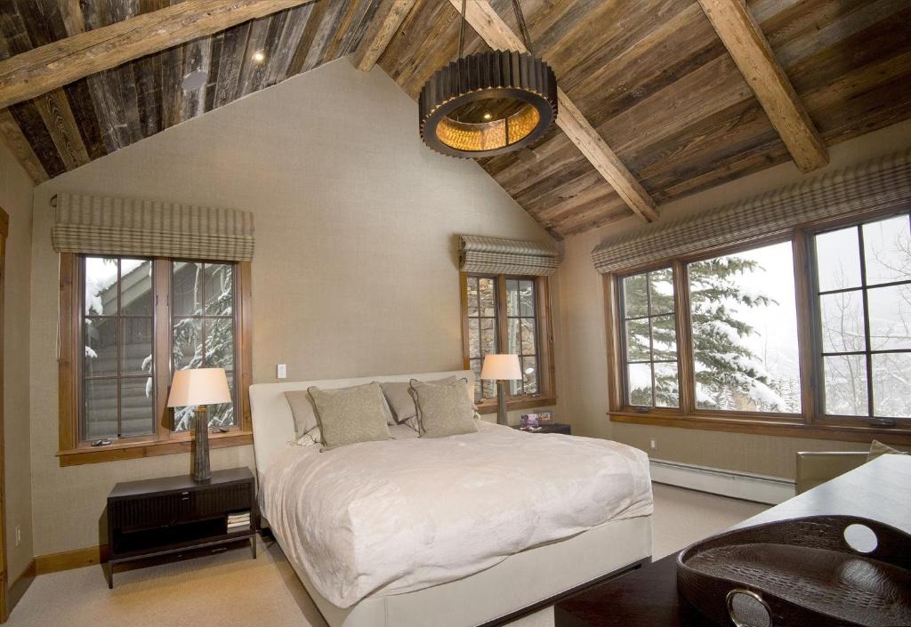 Avon House | 5 Bedroom PRIVATE home with the EASIEST mountain access home
