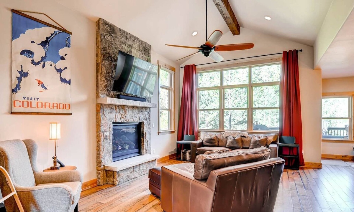 Warrior's Mark House | 59 Maggie Point. In Town! Walk to lift. Hot tub.