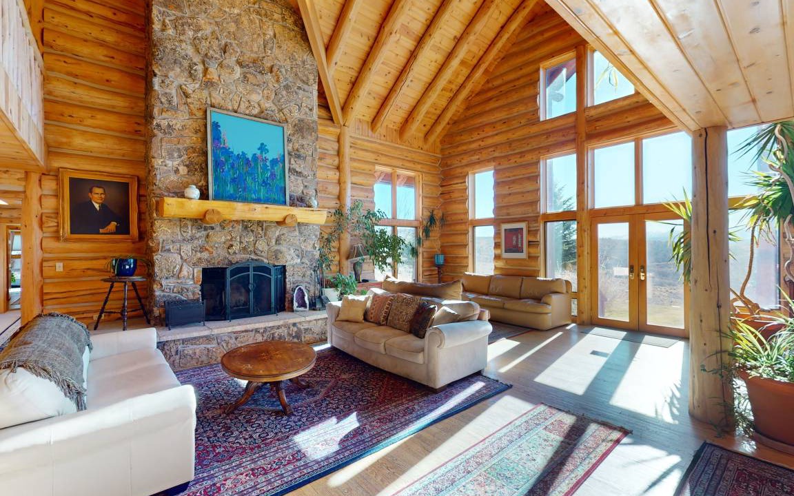 Glenwood Springs Cabin | 613 m² Cabin ∙ 7 bedrooms ∙ 19 guests