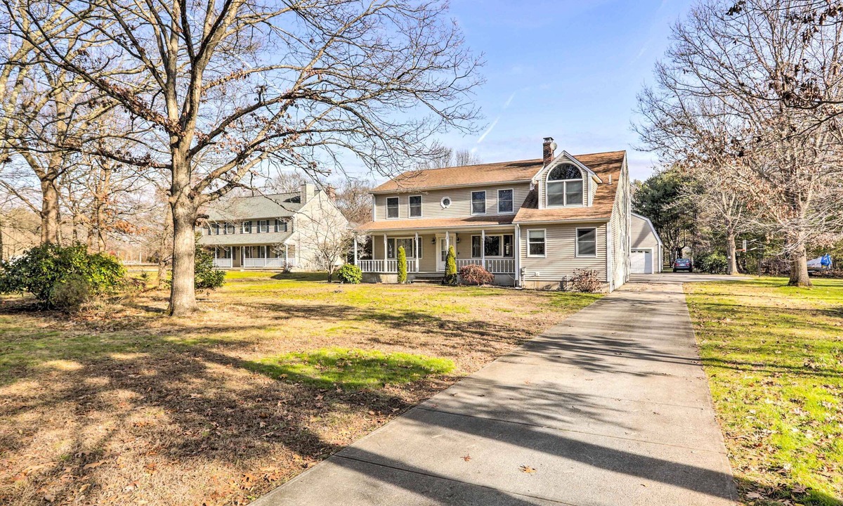Seekonk Apartment | 7 Mi to Downtown Providence: Quiet Apt in Seekonk