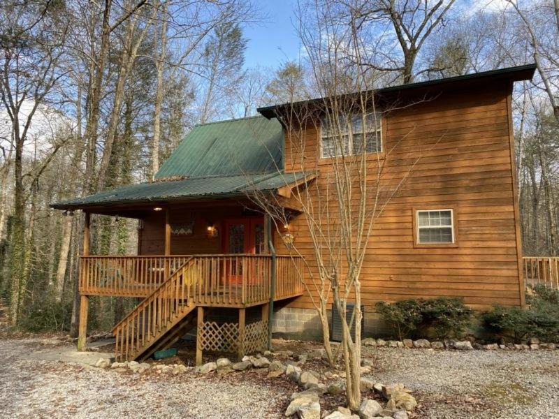 Cosby House | A Nature's Delight - 3 Bedrooms, 2 Baths, Sleeps 6 cabin