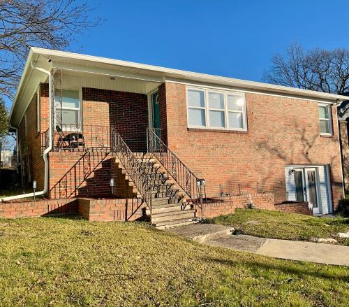 Birmingham House | A Place to Escape 5 minutes from Downtown Newly Renovated