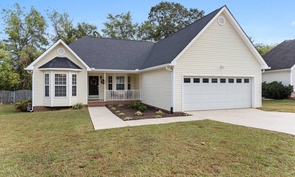 Collegedale House | A Slice of the South! Well kept home on peaceful cut-de-sac in Ooltewah.
