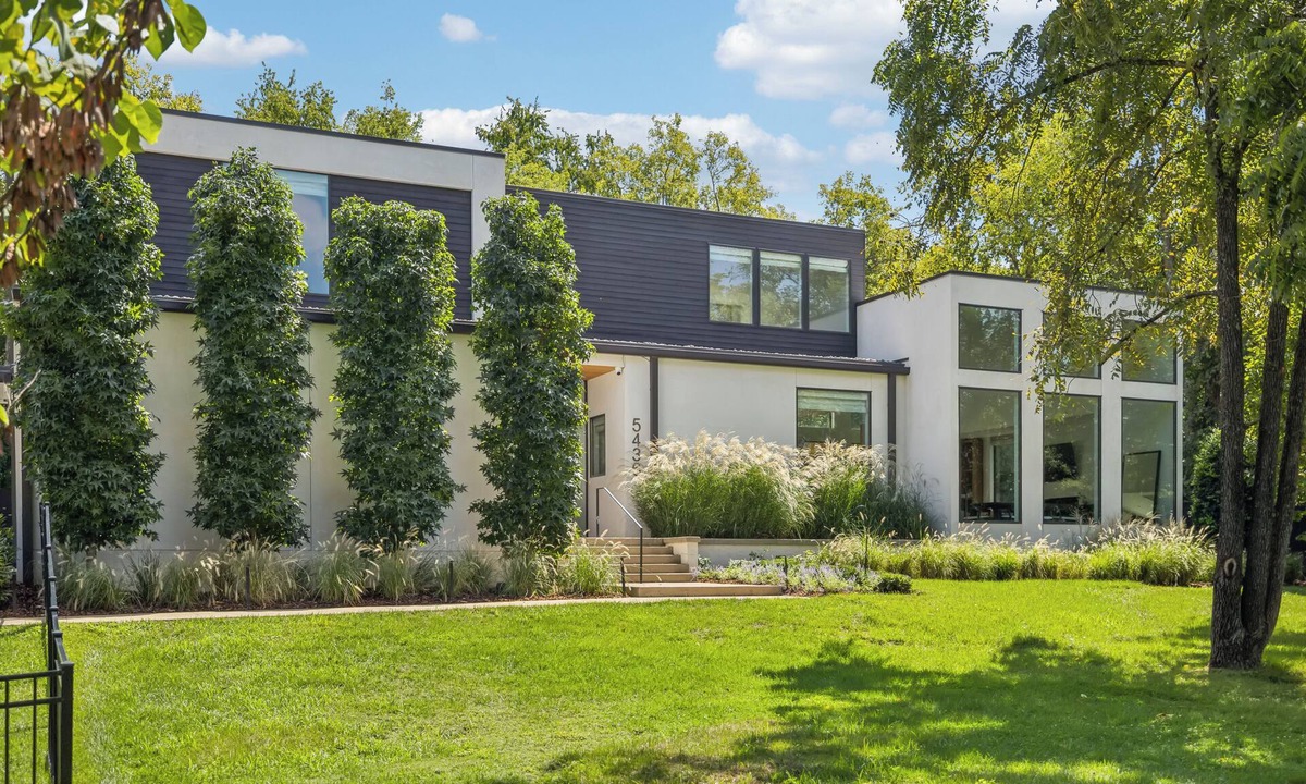 Brentwood House | Above Nashville Icon I Modern I Pool&Spa I Location I Luxury Services