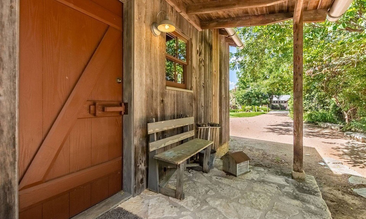 Ada Peach Street Hideaway | Fredericksburg