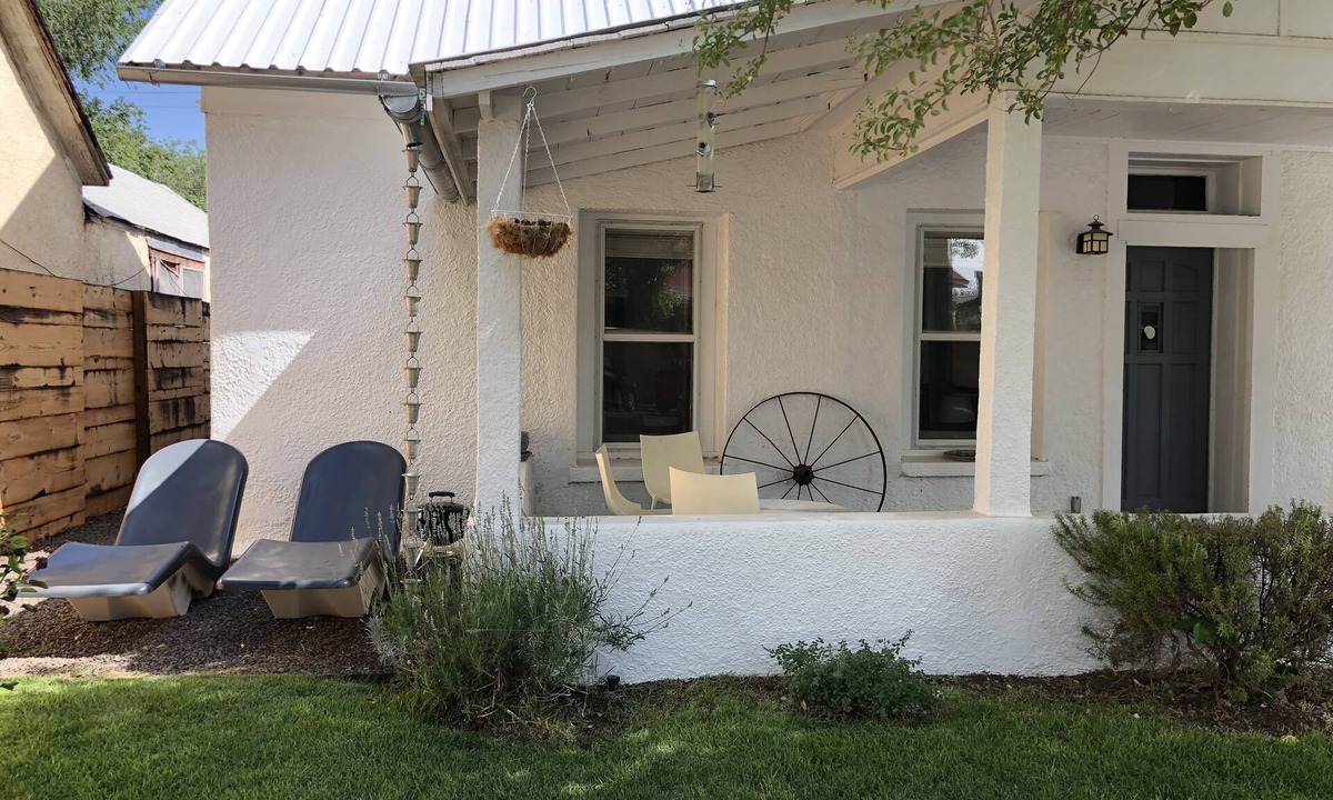Marfa House | Adobe in Prime location in heart of Marfa, Steamshower, Fantastic Porch