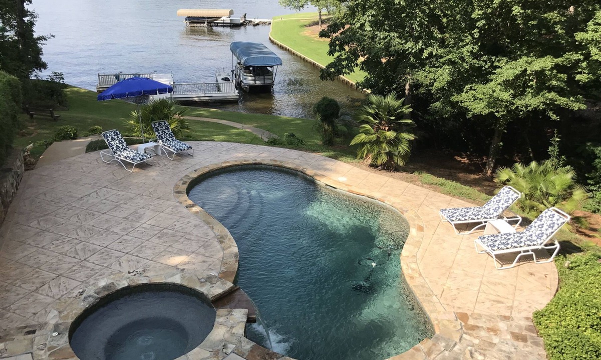 Lake Oconee House | Adorable lakeside oasis on Lake Oconee with private pool and full size dock.