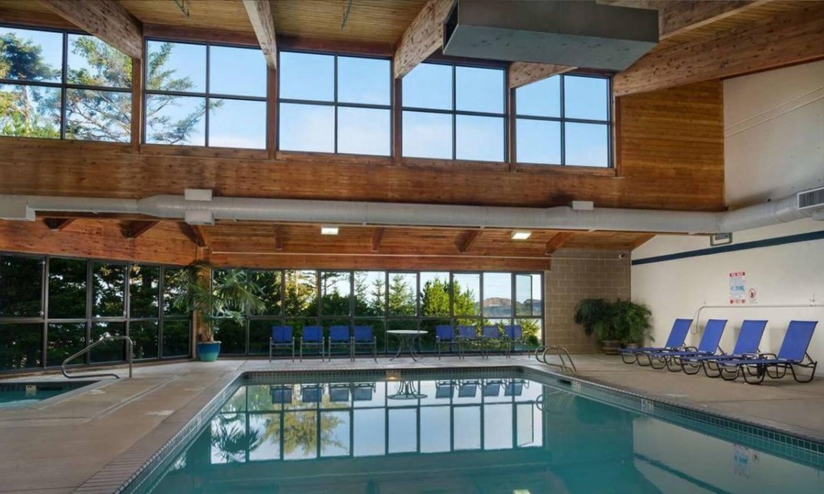 Newport House | Adventure Awaits! Three Cozy Unit Near Beaches, Pool