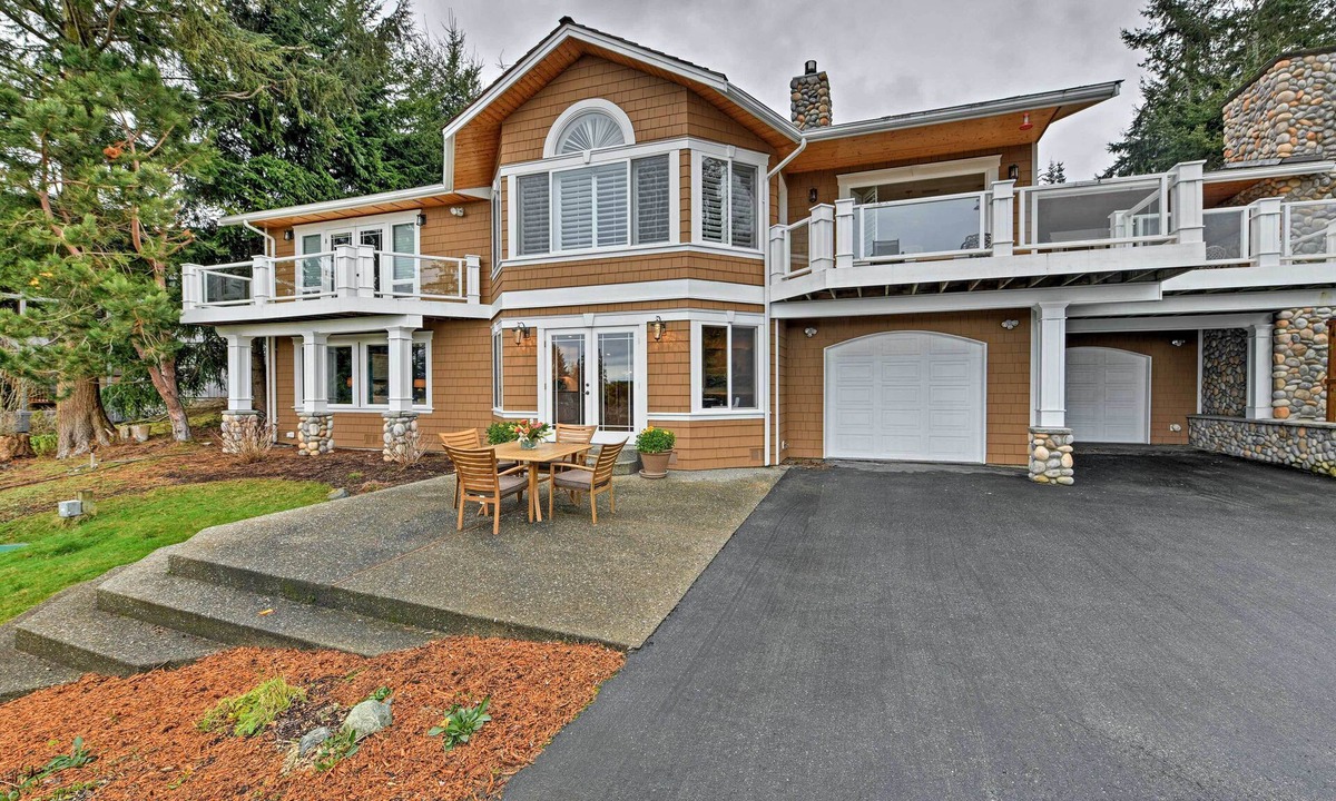 Anacortes Apartment | Airy Home Near Anacortes w/San Juan de Fuca Views