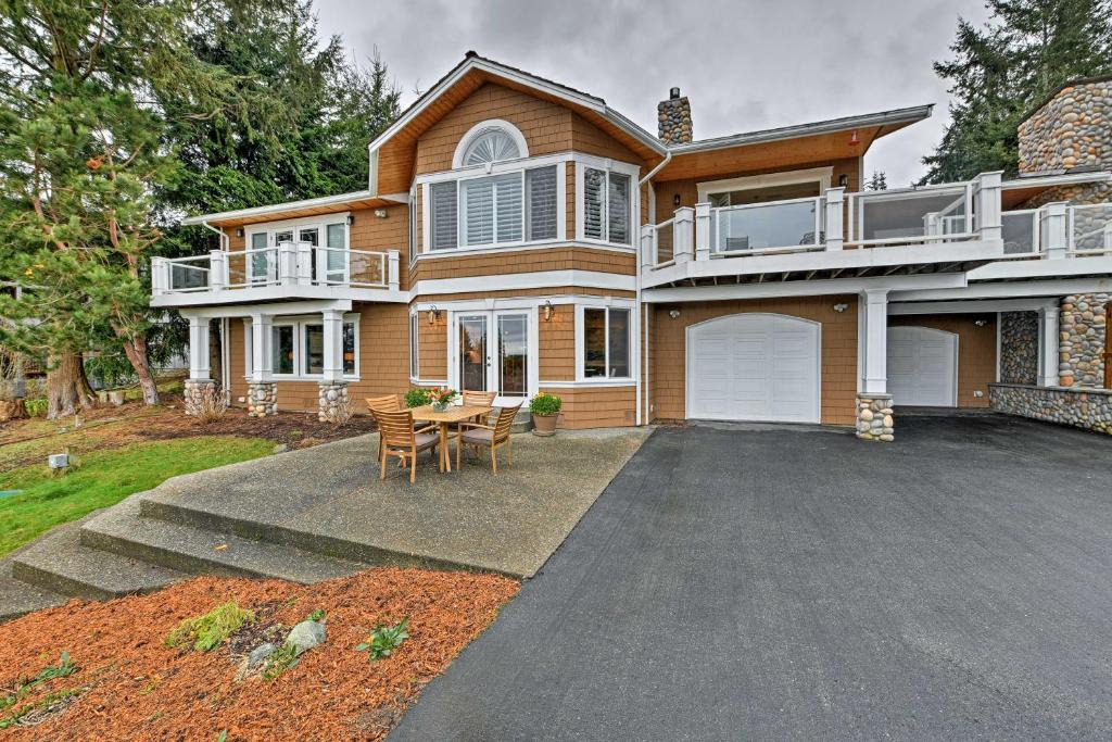 Anacortes Apartment | Airy Home Near Anacortes with San Juan de Fuca Views